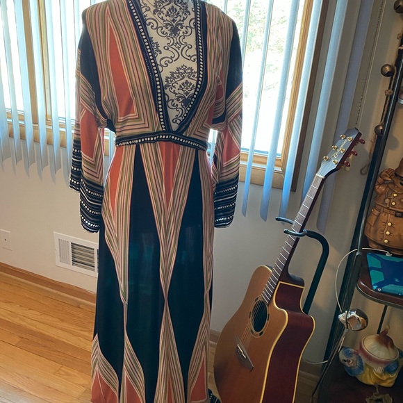 Lulus Dresses & Skirts - Super chic Lulus maxi dress